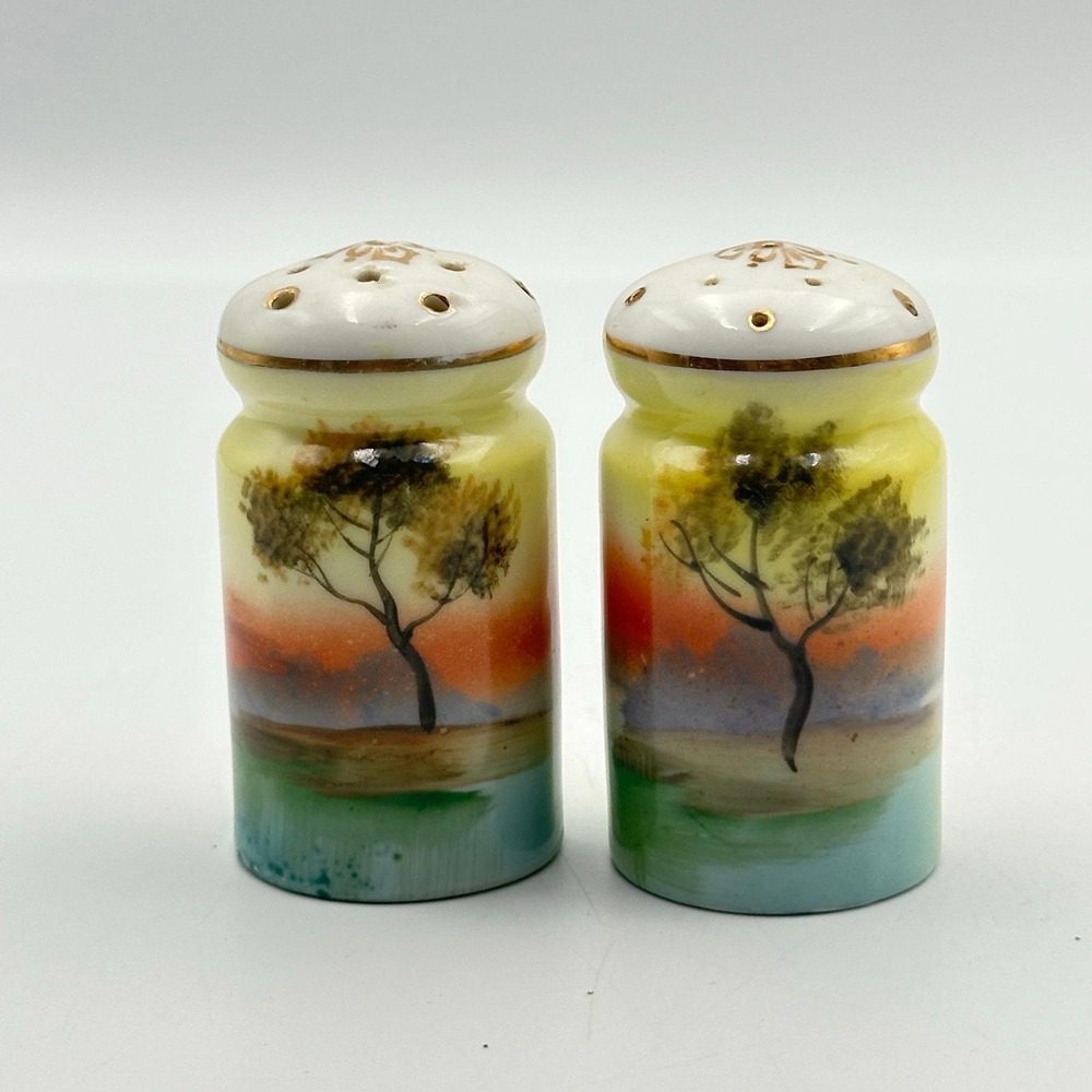 SP45-Vintage Made in Japan Japanese Sunset trees Salt and‎ Pepper Shakers